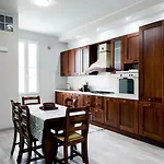 Ltt Apartment *